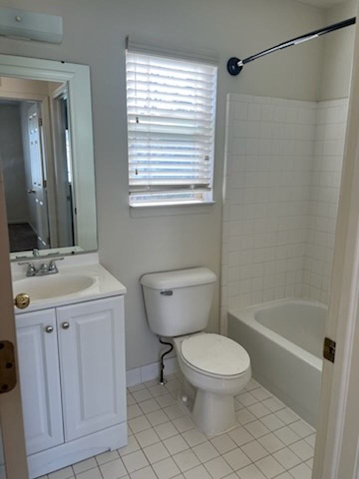 Roseville 8 Unit - Photo 5 of 8