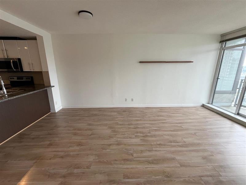 898 Carnarvon Street - Photo 3 of 5