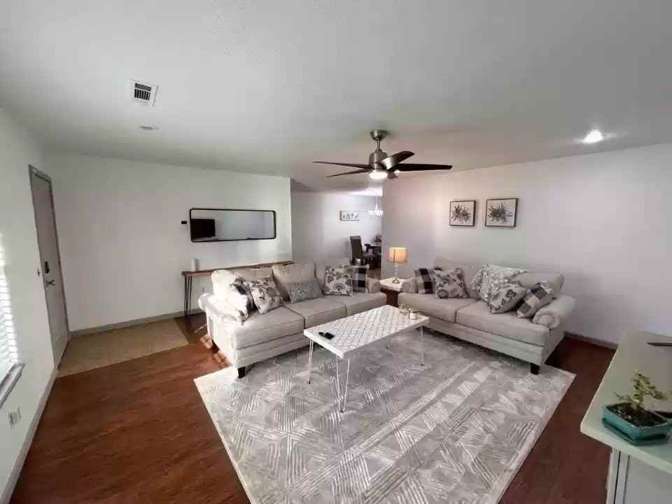 1977 W Deane St - Photo 2 of 16