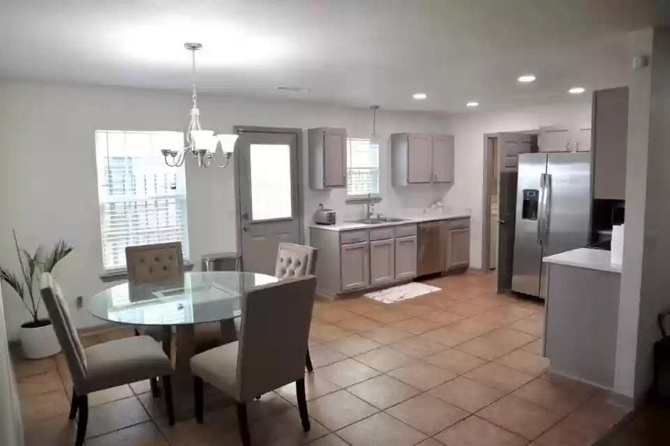 1977 W Deane St - Photo 3 of 16