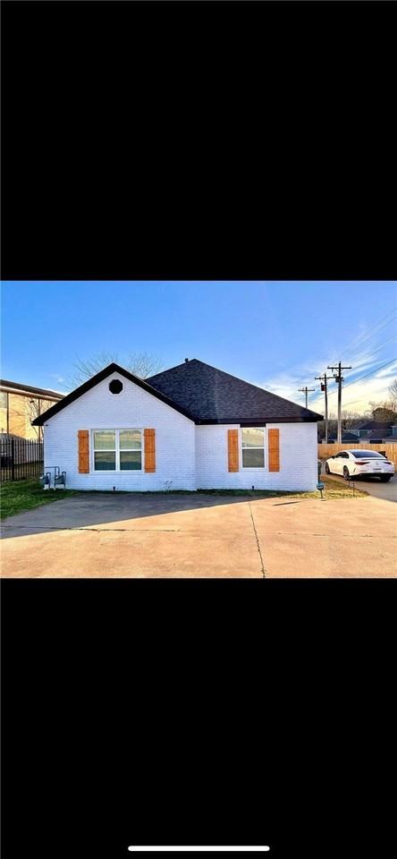 1977 W Deane St - Photo 5 of 16