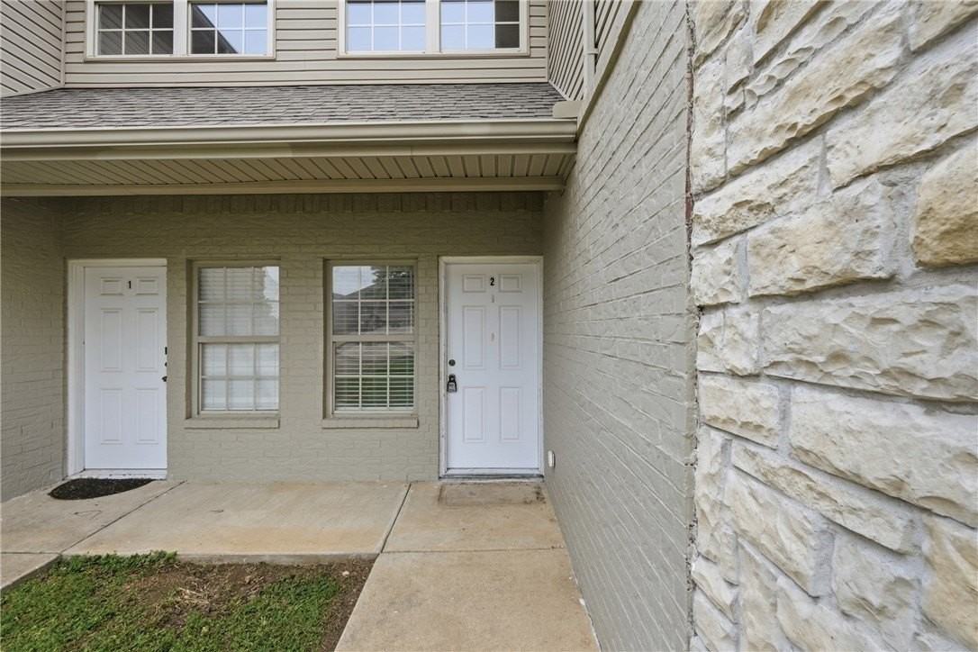 3402 Sw Windrift Ave #2 - Photo 3 of 26