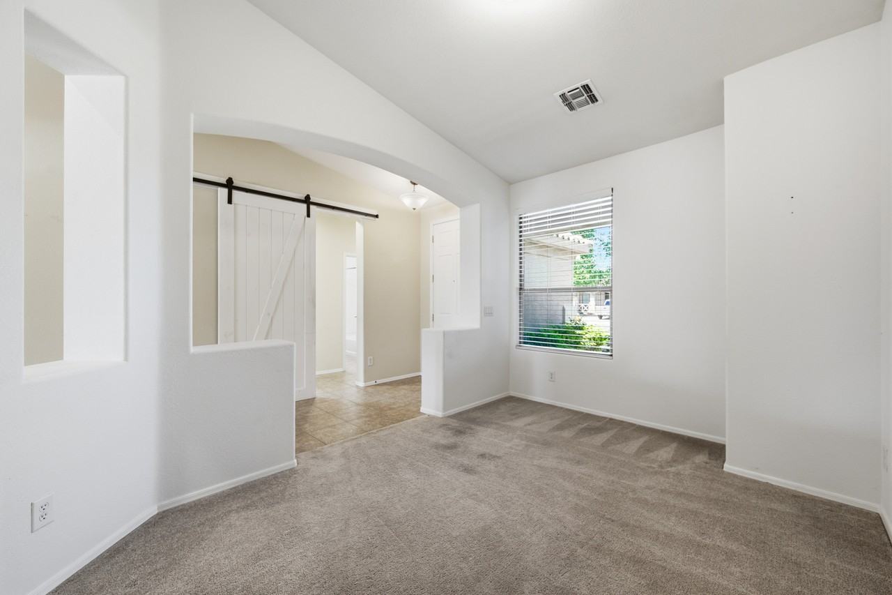 8407 West Myrtle Avenue - Photo 3 of 27