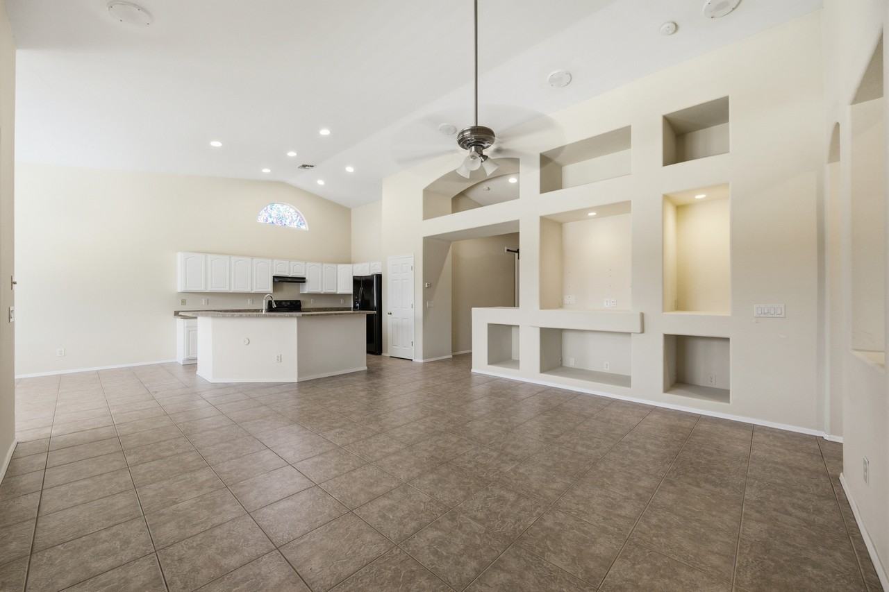 8407 West Myrtle Avenue - Photo 6 of 27