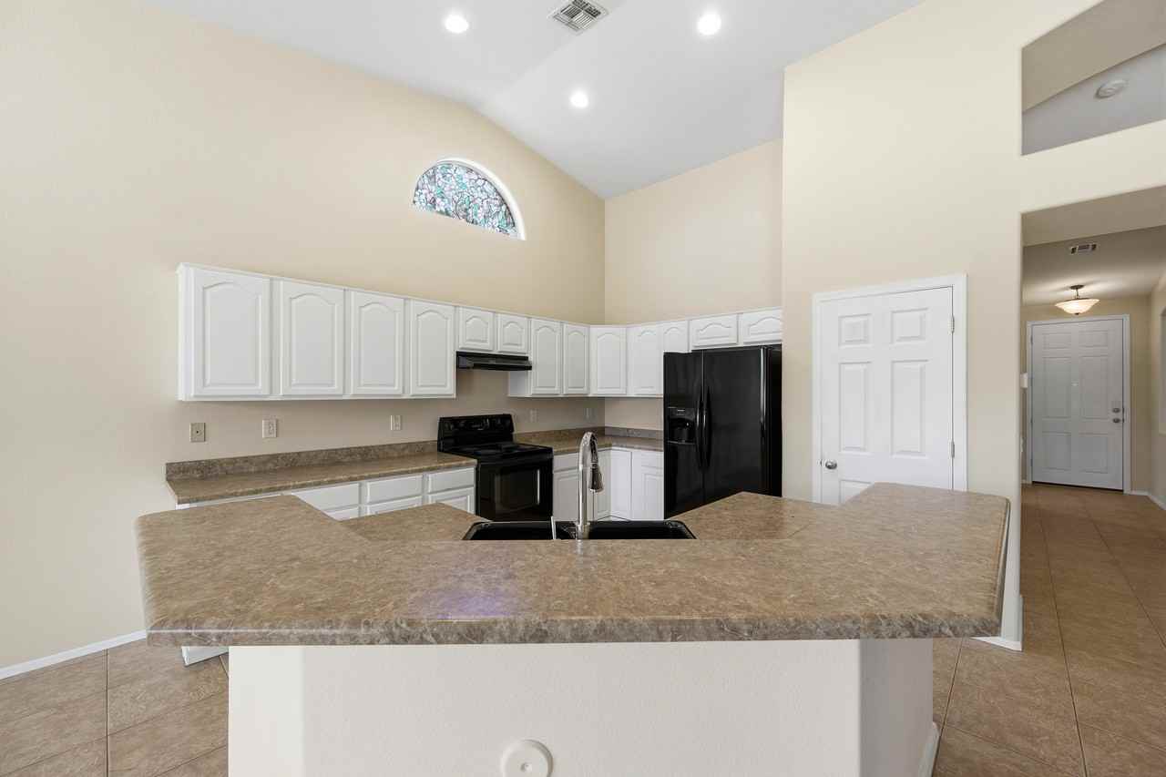 8407 West Myrtle Avenue - Photo 7 of 27