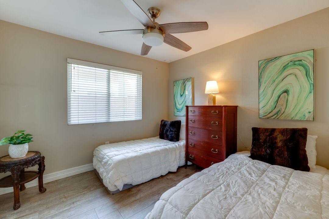 16439 S 34th Way - Photo 7 of 33