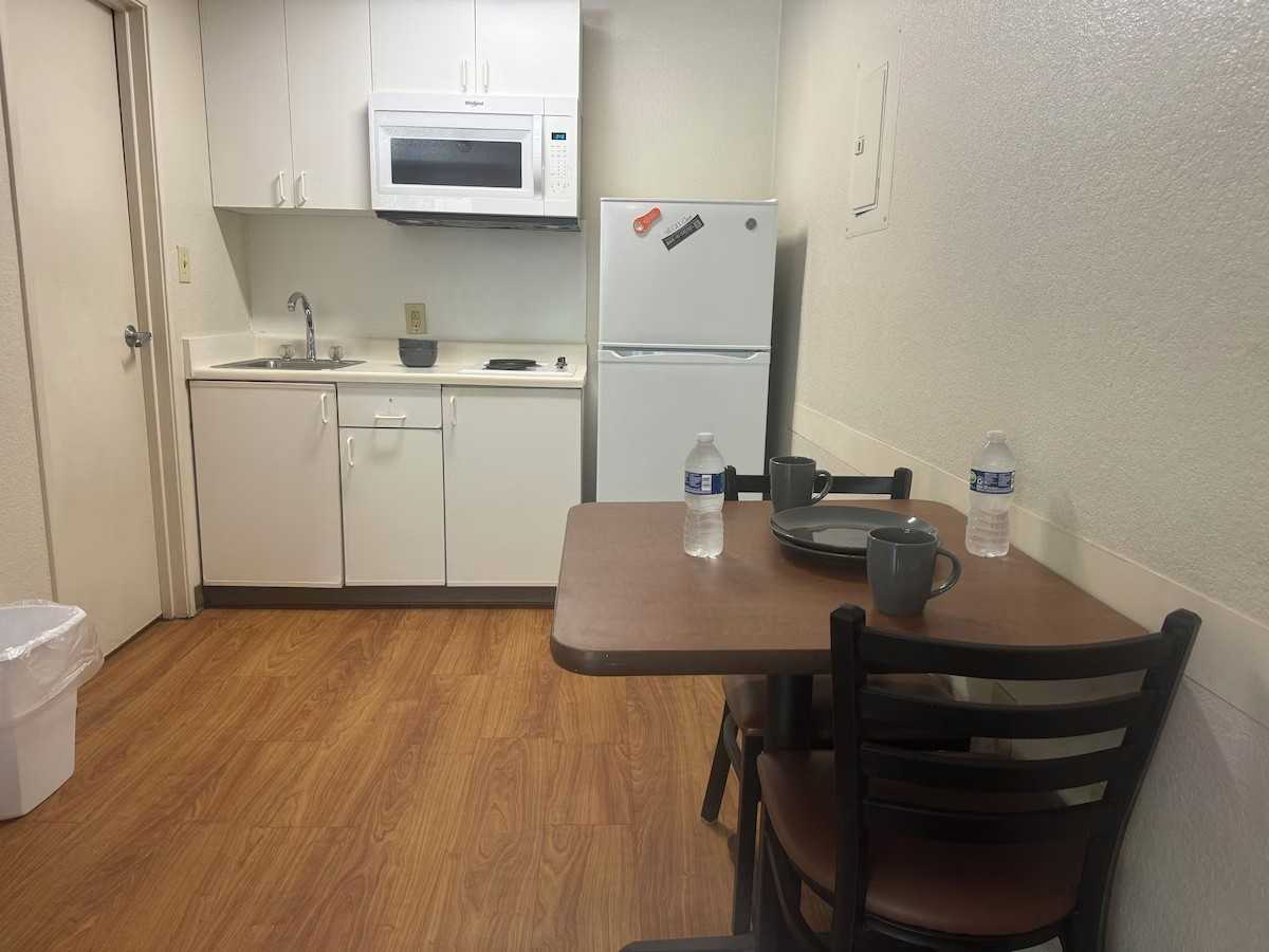 11457 Chester Road - Photo 3 of 8