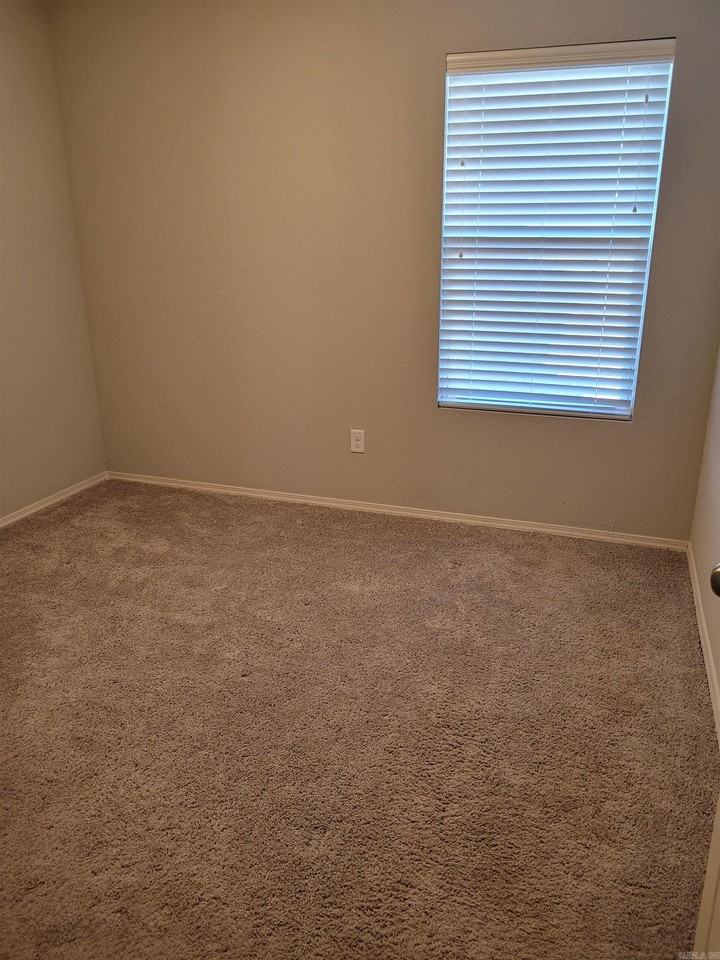 951 Pinehurst Loop - Photo 7 of 12