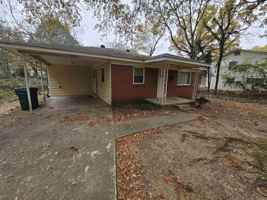 featured image of 709 N Buchanan St