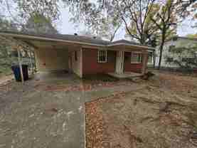 709 N Buchanan St - Photo 1 of 1