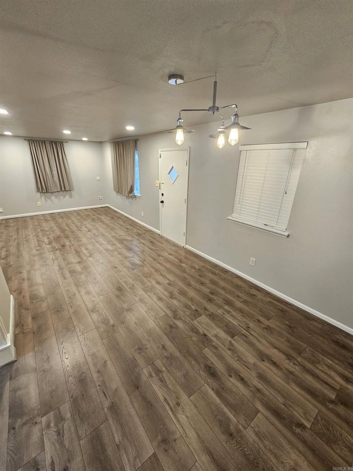 709 N Buchanan St - Photo 2 of 16