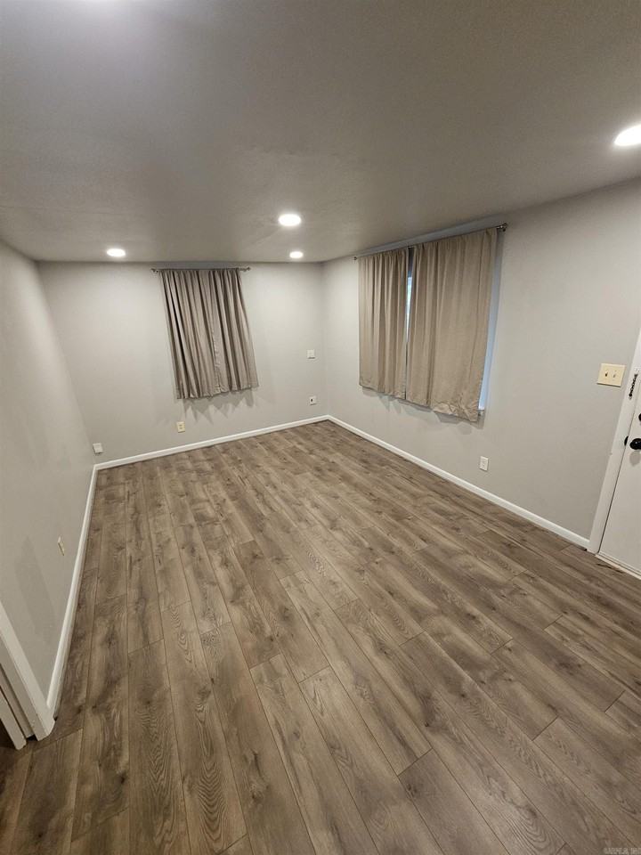 709 N Buchanan St - Photo 3 of 16