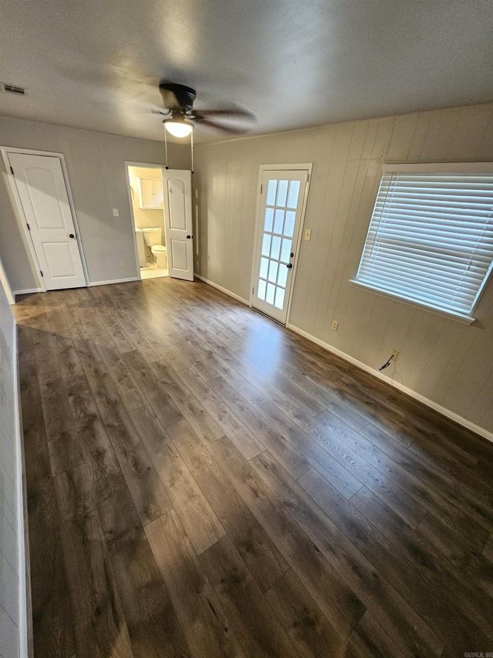 709 N Buchanan St - Photo 4 of 16