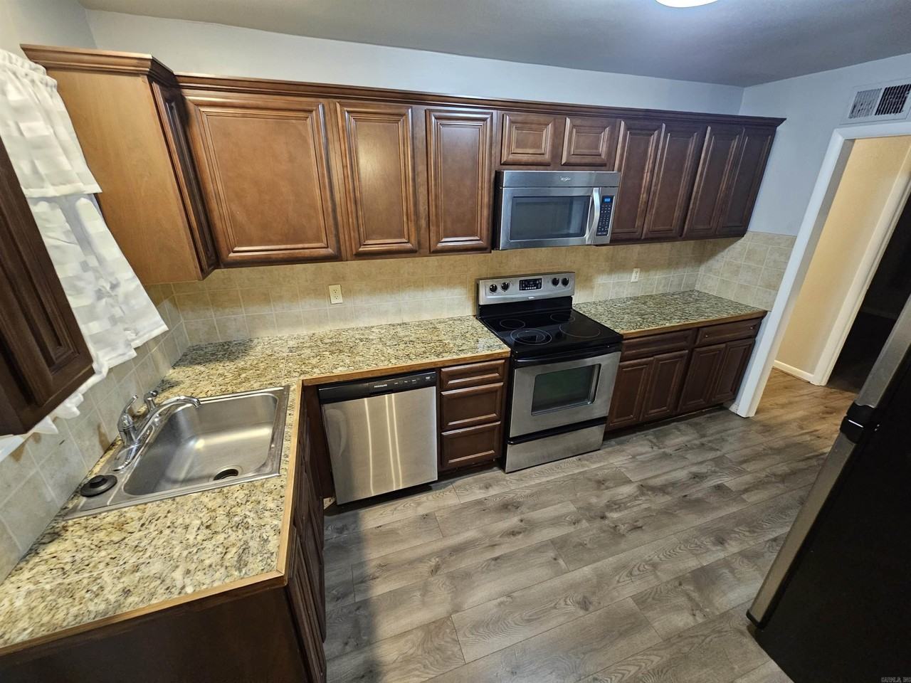 709 N Buchanan St - Photo 6 of 16