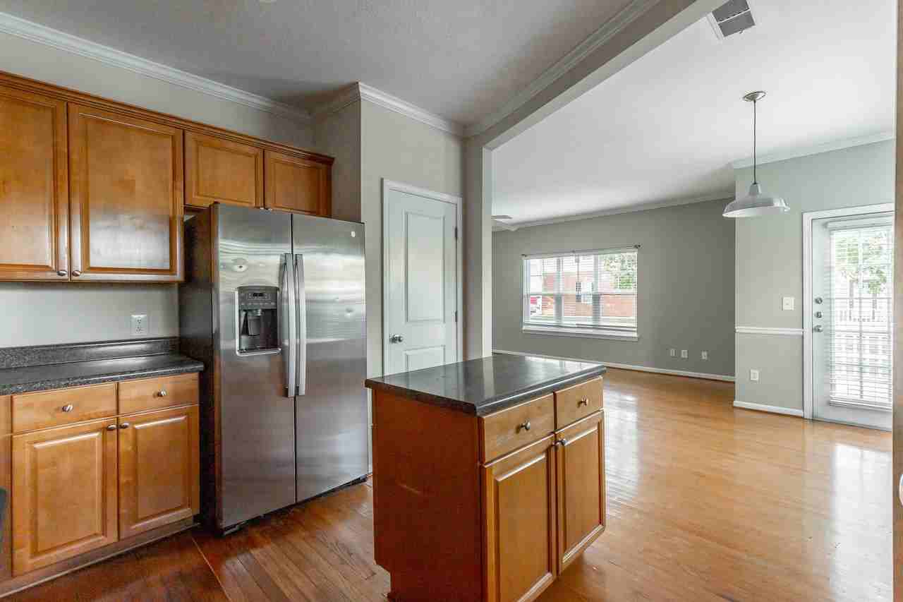 4102 Regency Ct - Photo 7 of 36