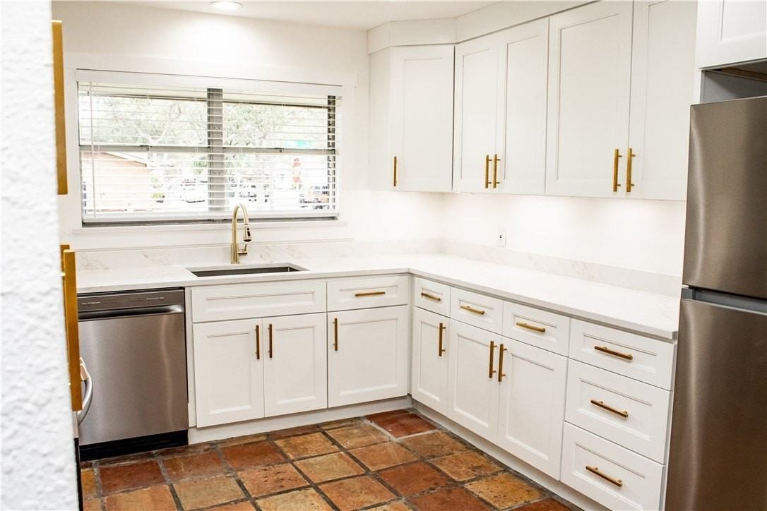 3722 Pope Dr - Photo 5 of 36