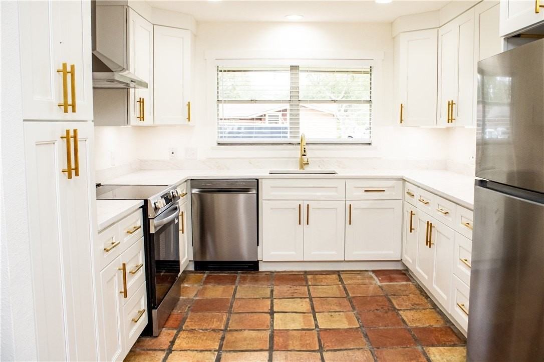 3722 Pope Dr - Photo 6 of 36