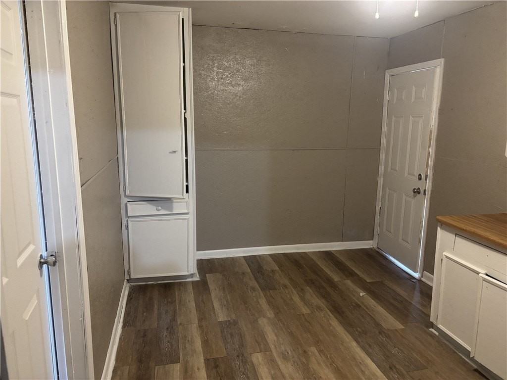 611 Lopez St - Photo 5 of 10