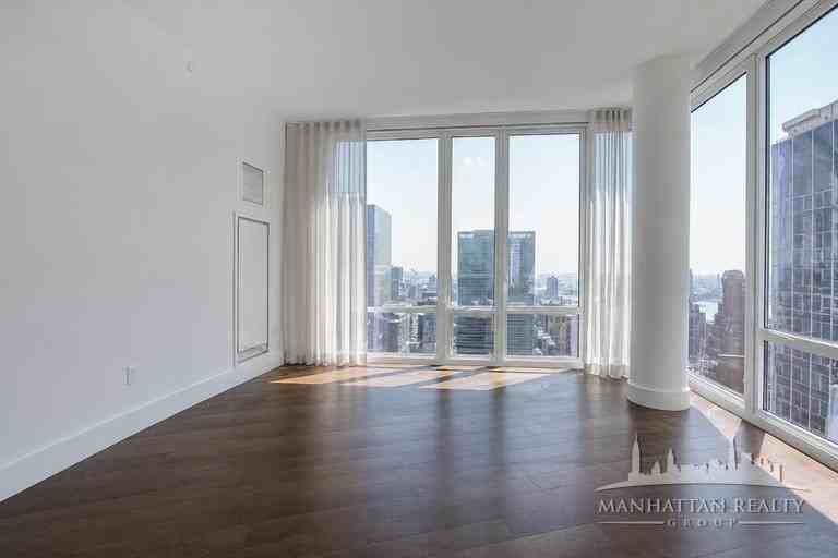 E 44th St #16L - Photo 3 of 9