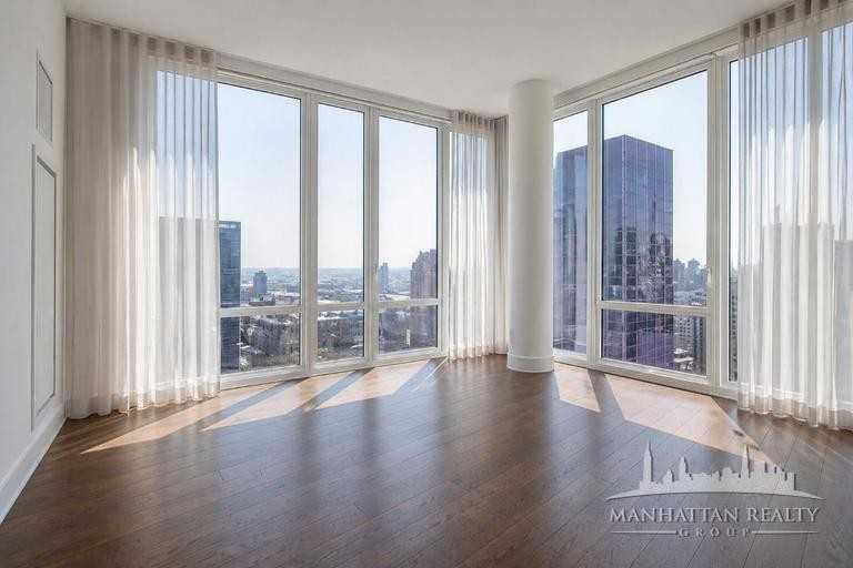 E 44th St #16L - Photo 4 of 9