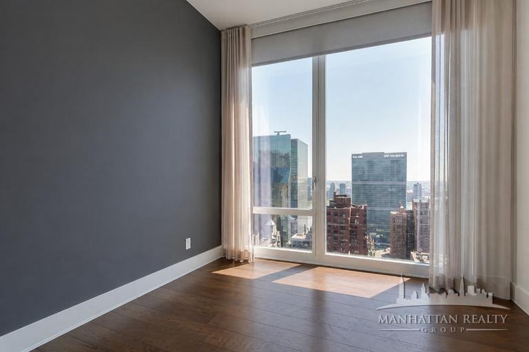 E 44th St #16L - Photo 5 of 9