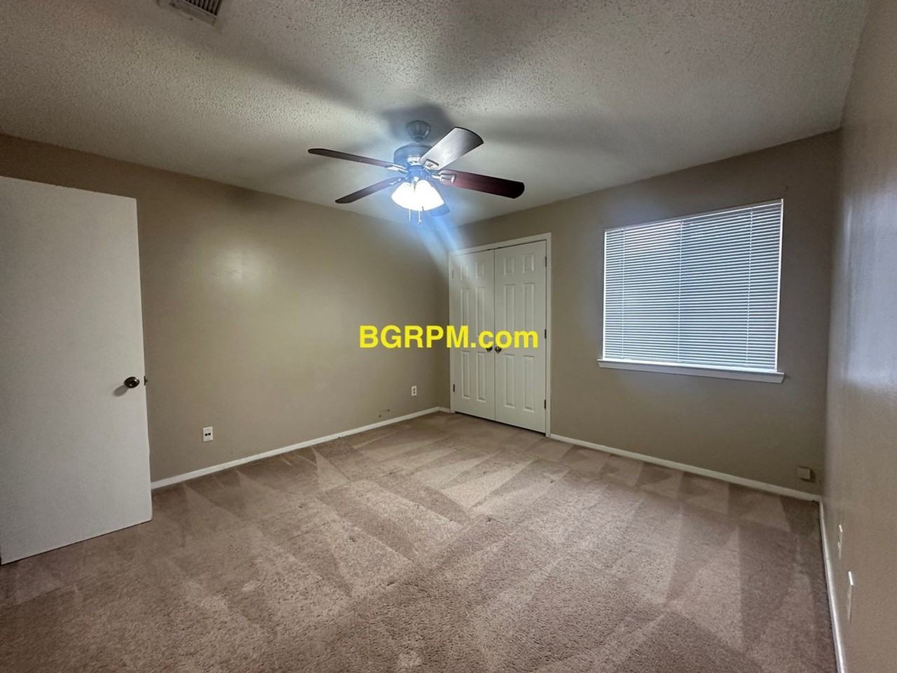 402 Shadow Oaks Dr - Photo 6 of 6