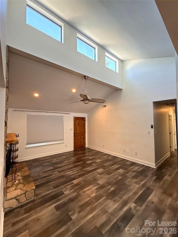 6814 Pence Rd - Photo 4 of 30