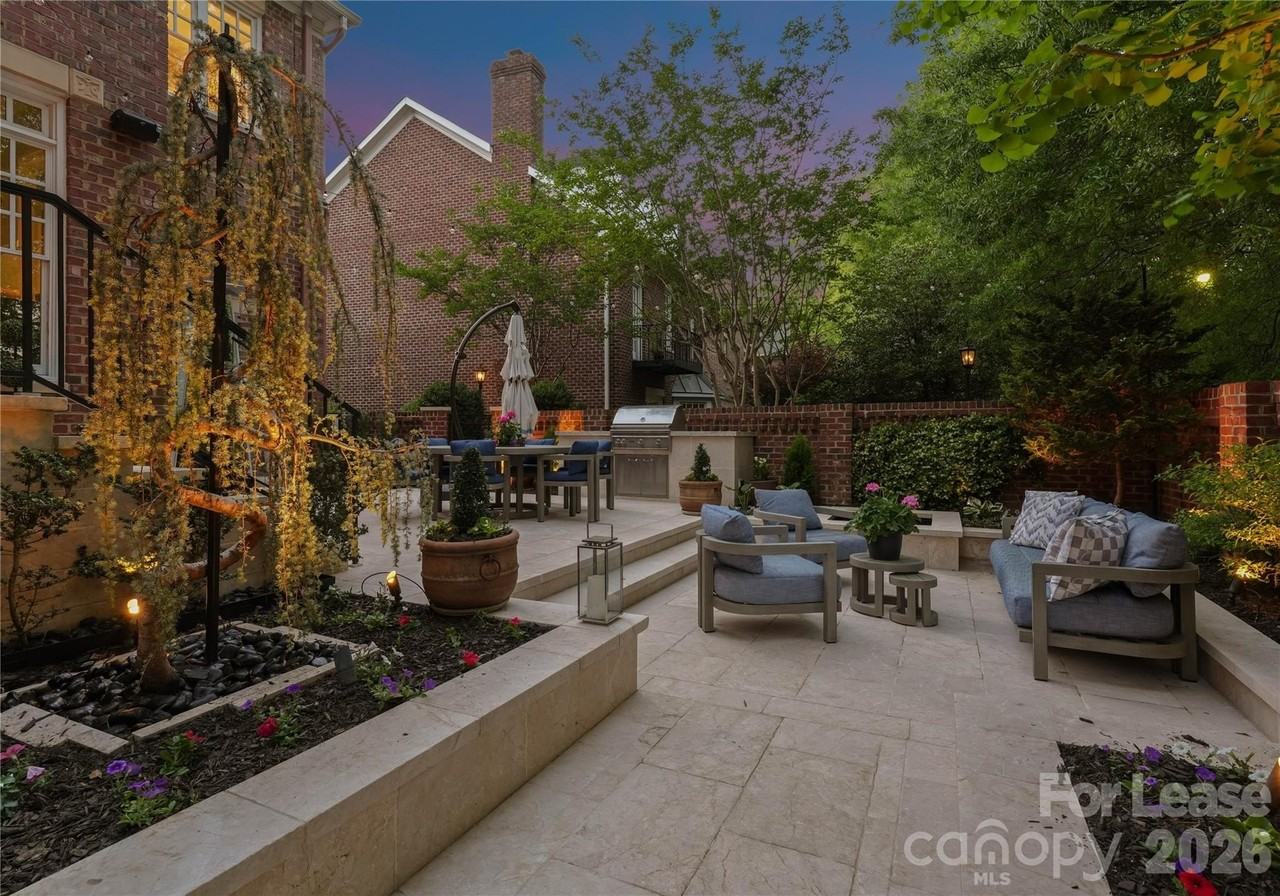 1124 Dilworth Crescent Row - Photo 4 of 48