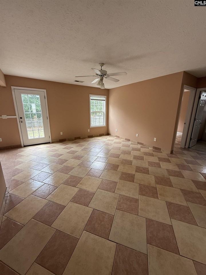 345 Peppercorn Ln - Photo 3 of 14