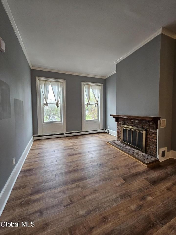 32 1st St #2 - Photo 5 of 44