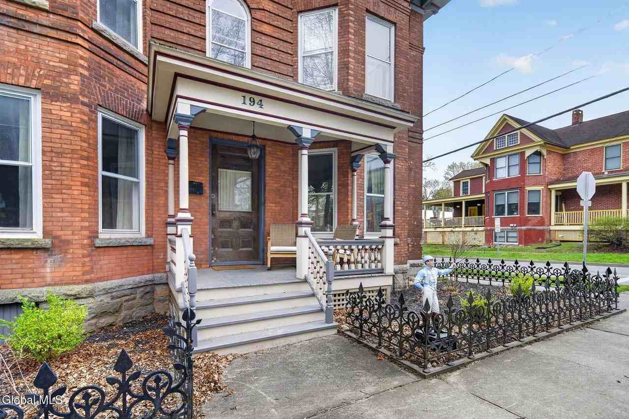 194 Grand Ave - Photo 2 of 32