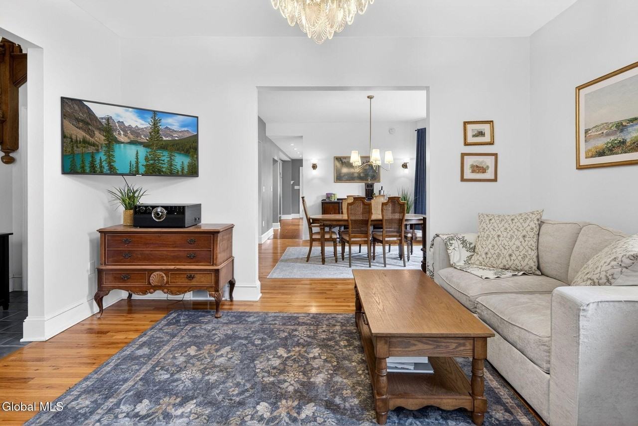 194 Grand Ave - Photo 6 of 32