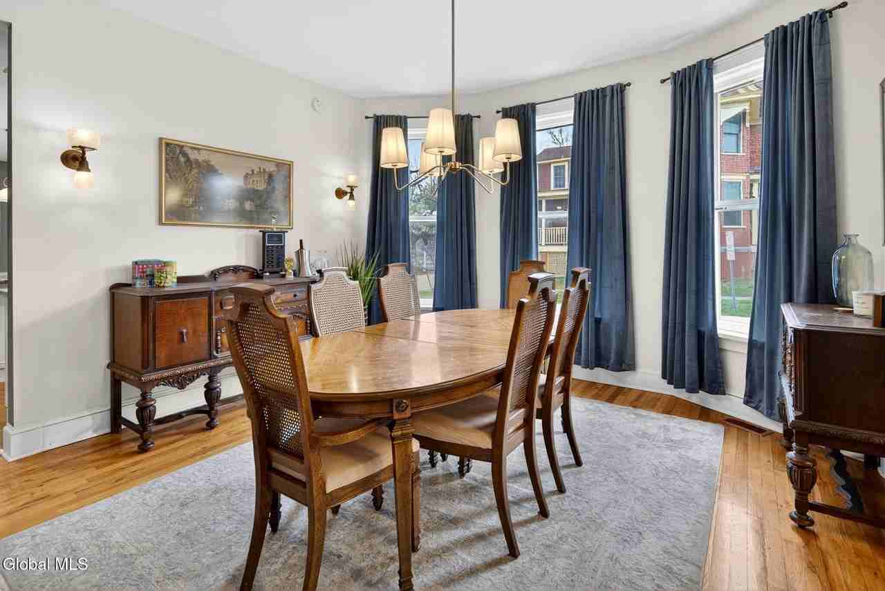 194 Grand Ave - Photo 7 of 32