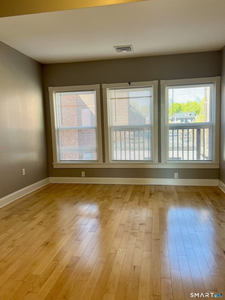 353 Main St #3-1 - Photo 5 of 15