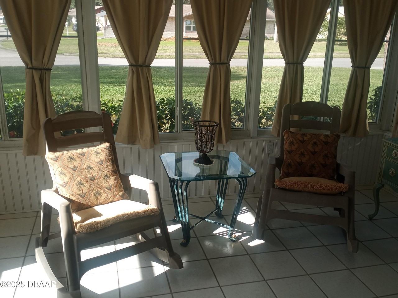 1203 Harbour Point Dr - Photo 5 of 15