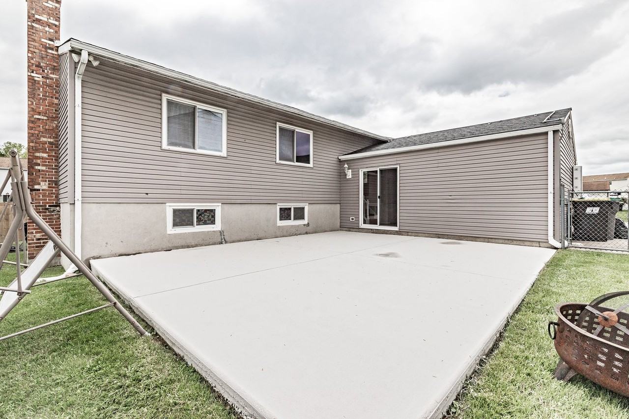 9 Warren Dr - Photo 2 of 19