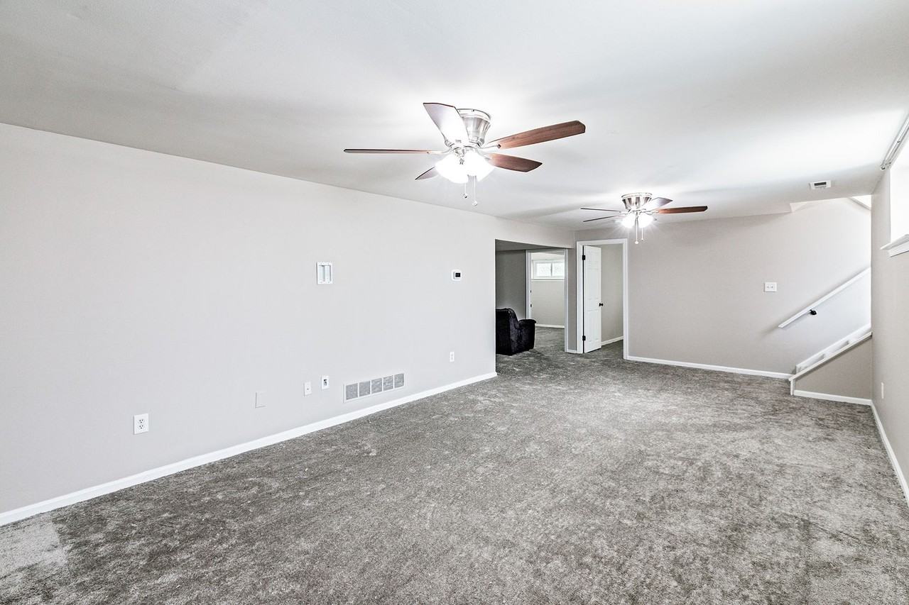 9 Warren Dr - Photo 3 of 19