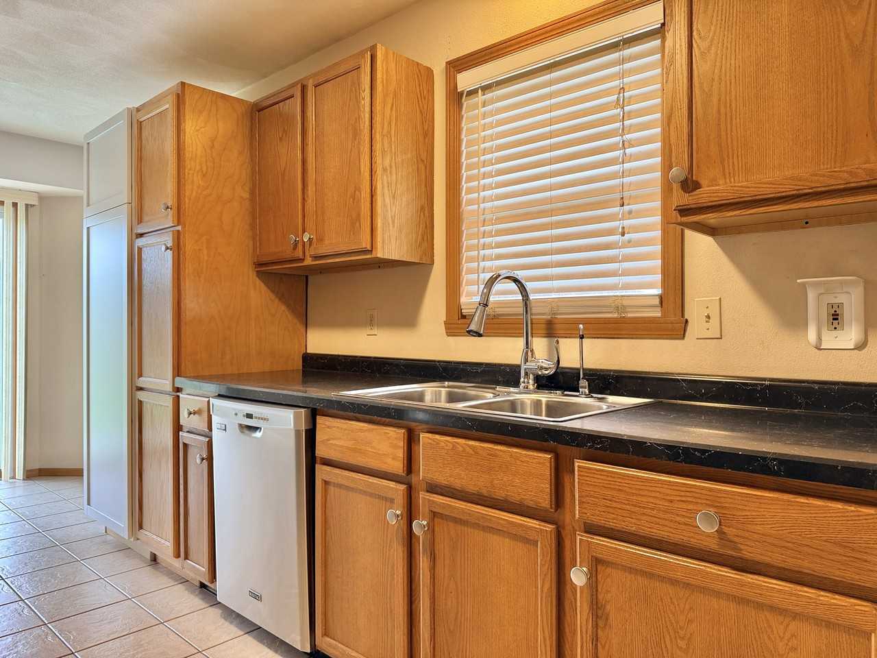 809 Wynstone Way #1 - Photo 4 of 16