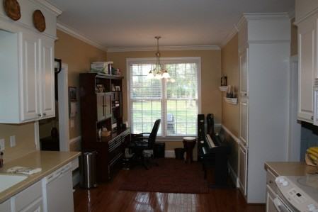 321 Beaumont Park Cir #1 - Photo 6 of 17