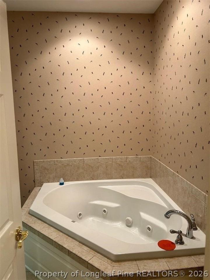 4890 Independence Dr - Photo 5 of 14