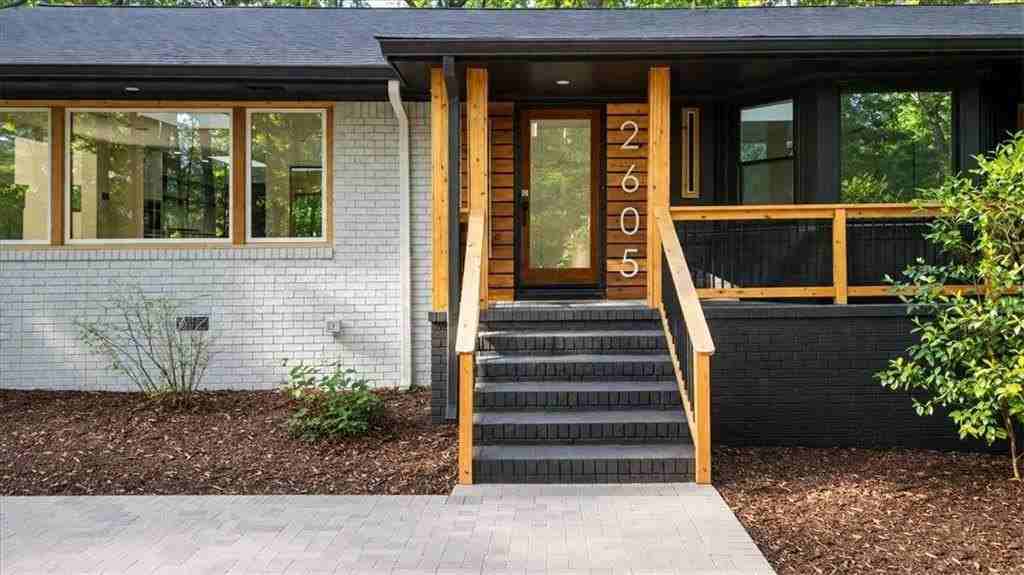 2605 Mckinnon Dr - Photo 2 of 24