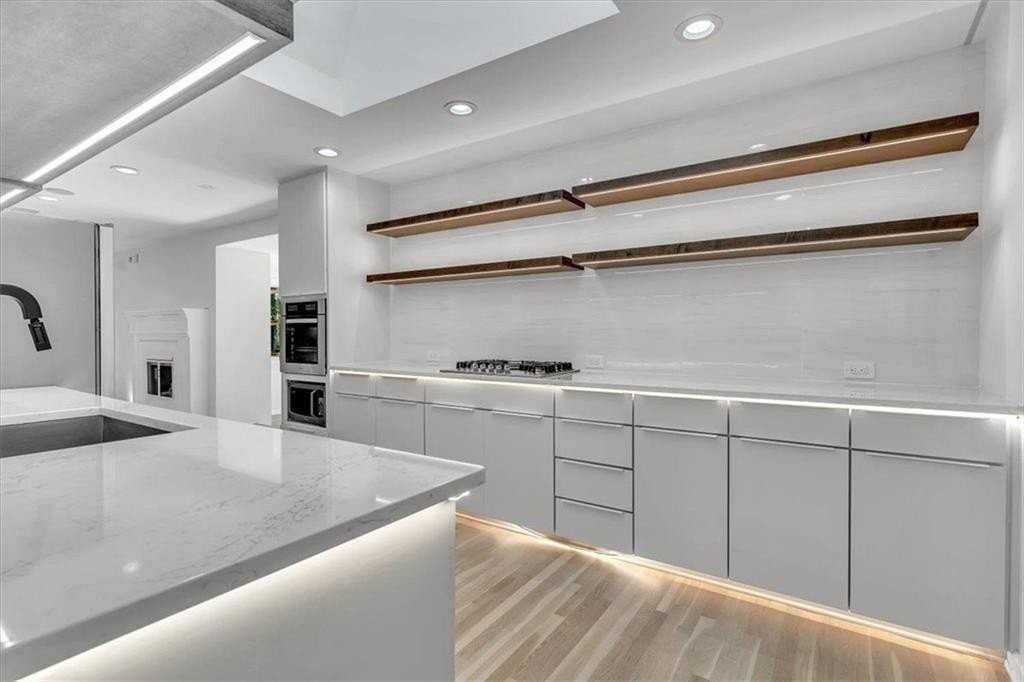 2605 Mckinnon Dr - Photo 6 of 24