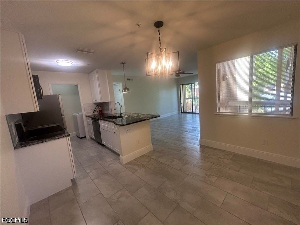 2875 Winkler Ave #511 - Photo 6 of 17