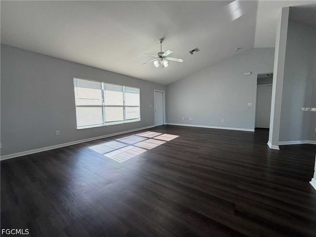 1004 Casino Ave - Photo 5 of 18