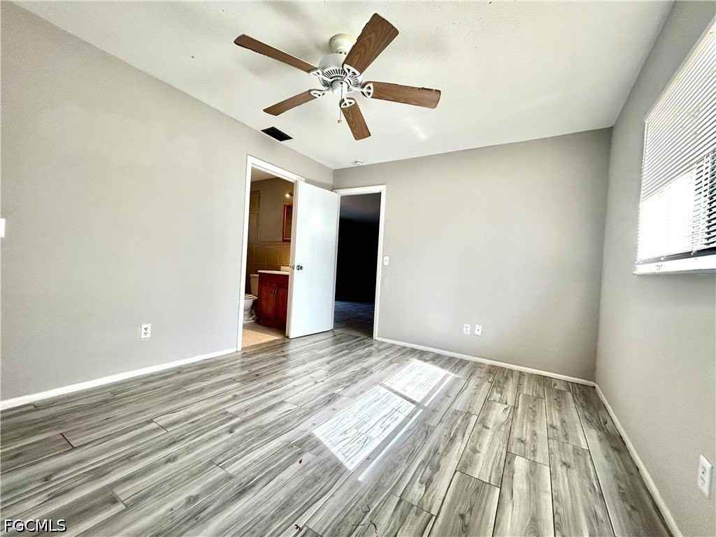 2262 Stella St - Photo 3 of 11