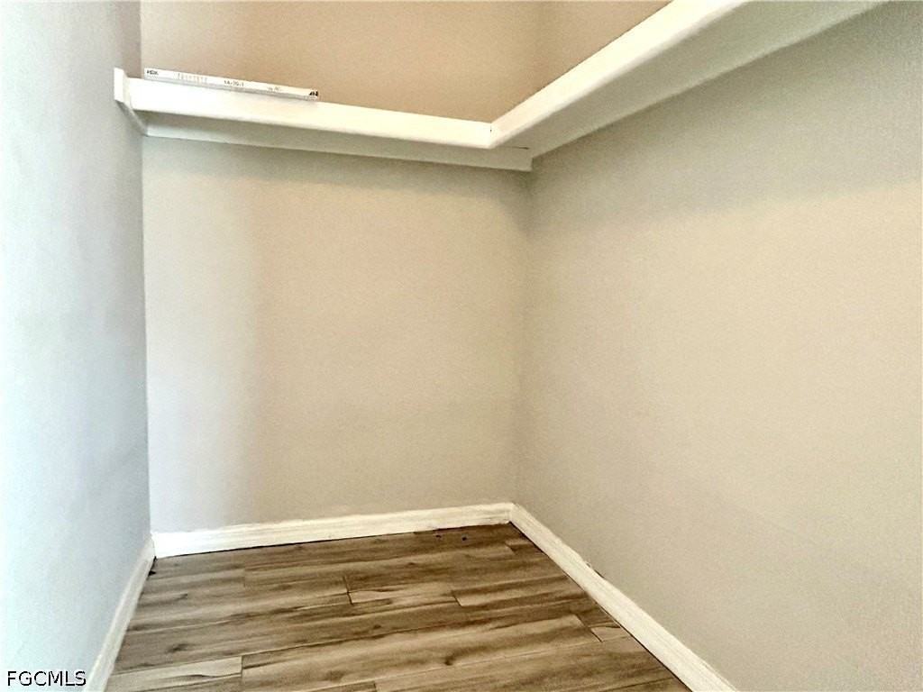 2262 Stella St - Photo 5 of 11