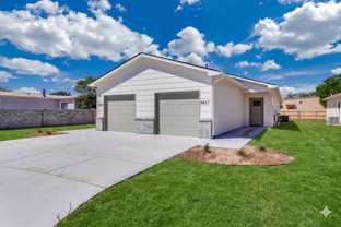 2409 W Macarthur Ct - Photo 1 of 1