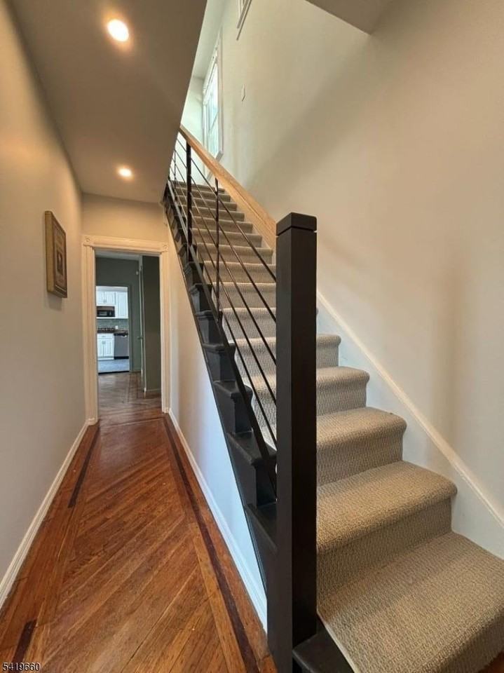 108 Thomas St - Photo 3 of 34