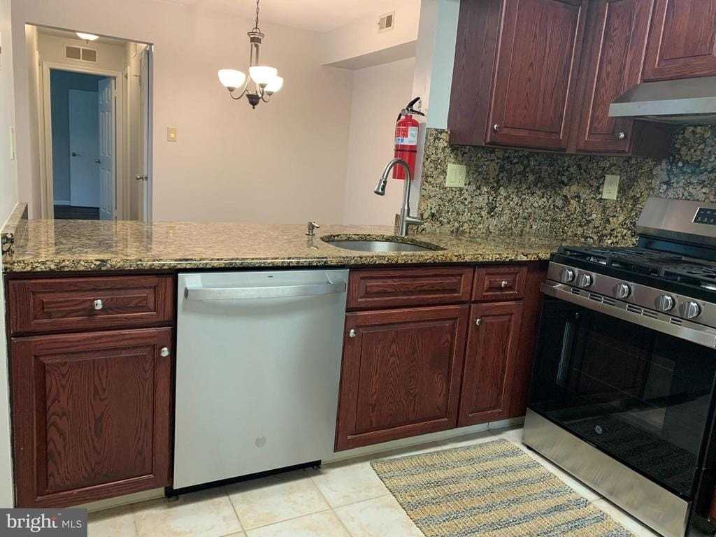 4403A Fenwick Ln - Photo 4 of 14