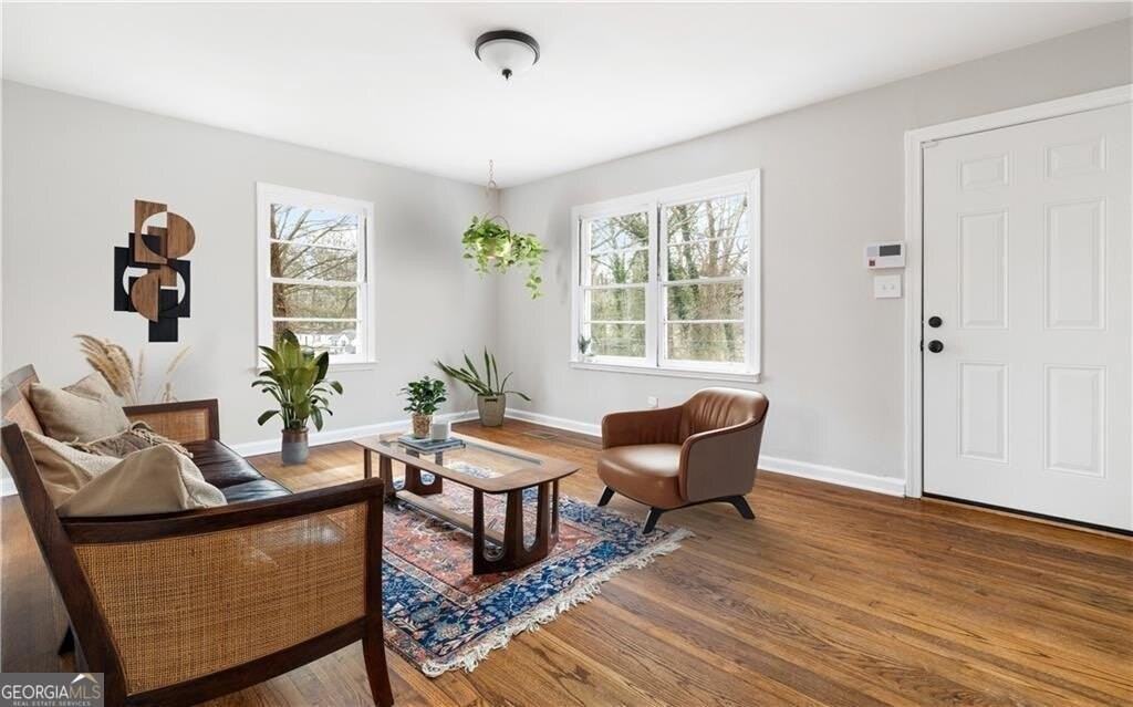 1338 Elizabeth Ave Sw - Photo 3 of 14